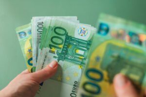 Web design prices Dublin - person paying money