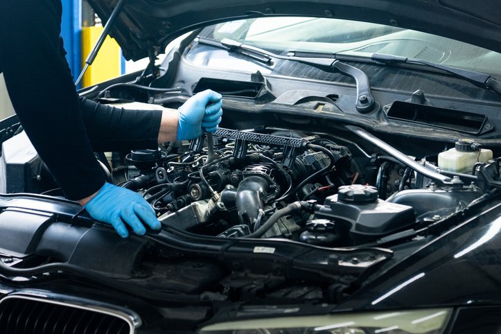 Websites for mechanics - a local dublin mechanic working on a BMW